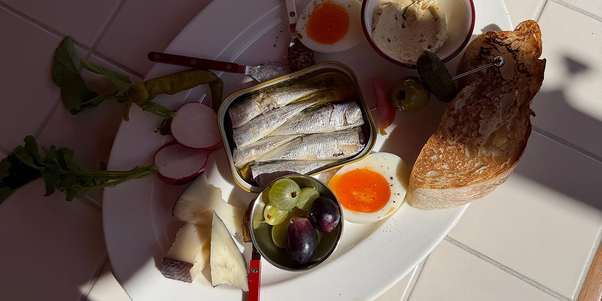 Русская кухня в ГУМе, готический бар и леопардовый тирамису: гастрономический дайджест сентября