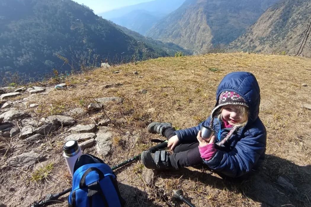 Четырехлетняя Зара в Гималаях