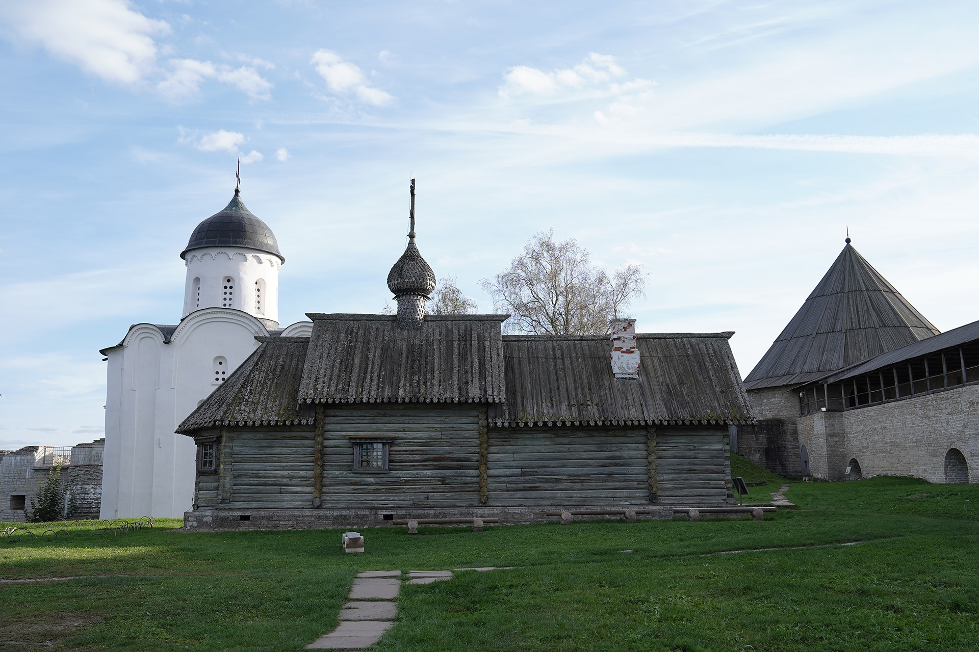 Церковь Димитрия Солунского на территории Староладожской крепости