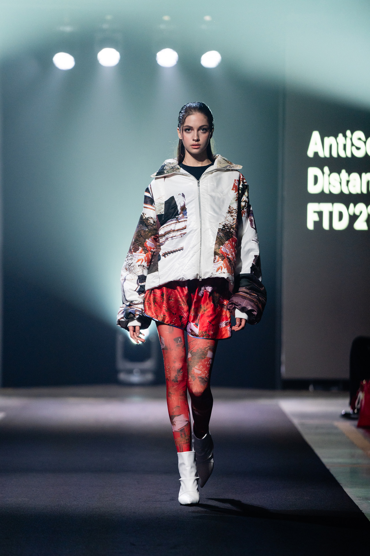 Валерия Жалобина, коллекция AntiSocial Distancing, программа Fashion & Textile Design, 2021 год