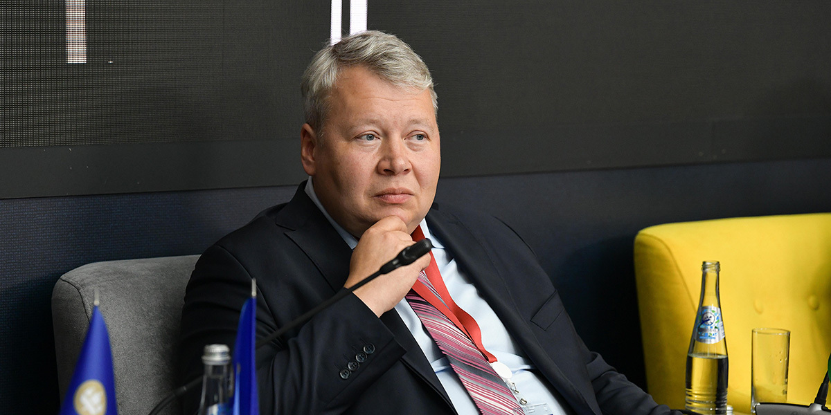 Что общего у кислых щей и шампанского: интервью с Александром Ставцевым