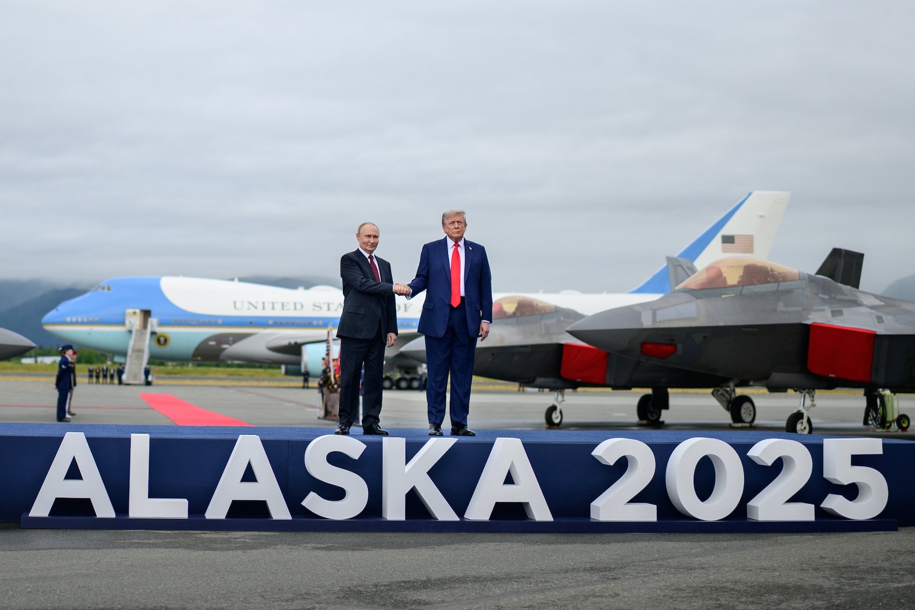 Как прошли переговоры Путина и Трампа на Аляске