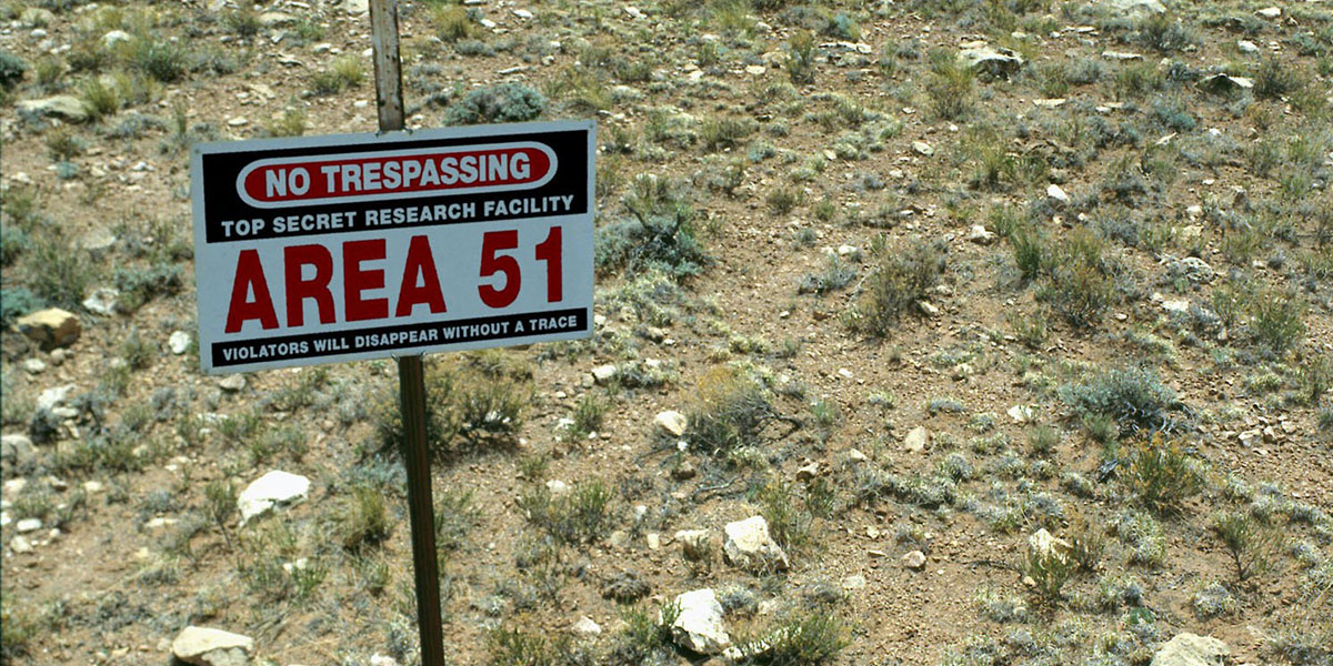 Мы одни, мистер президент, или Почему верить в НЛО — вредно