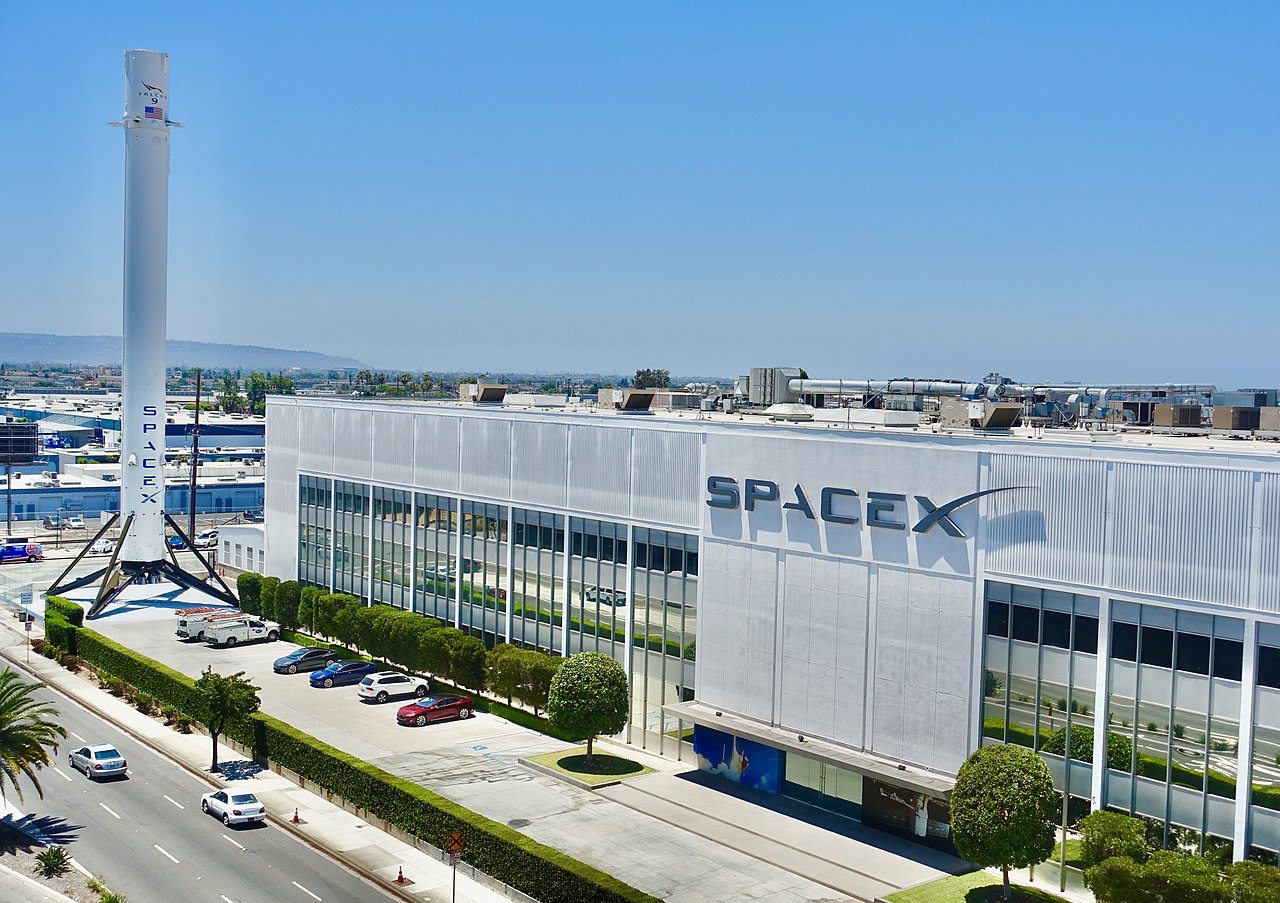 Штаб-квартира SpaceX в Калифорнии
