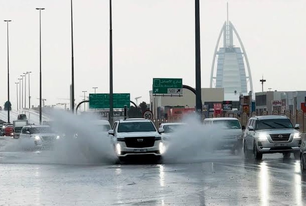 Дороги Дубая после дождя