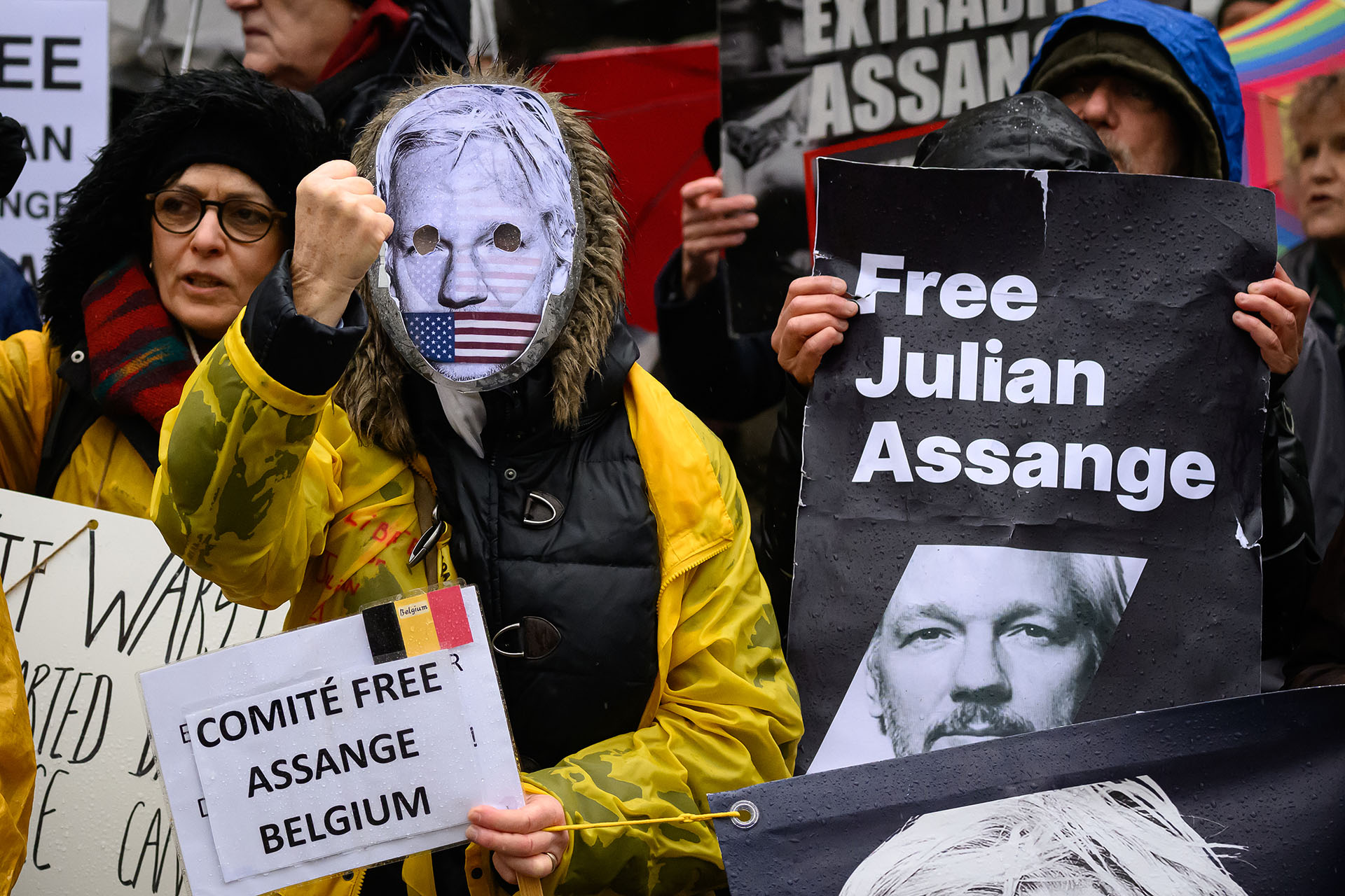 Сторонники Ассанжа перед Высоким судом Лондона, 21 февраля 2024 года