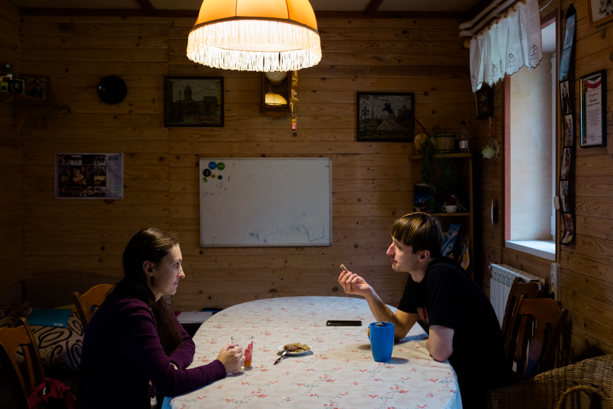 Екатерина и Юрий пьют чай Фото: Алена Кочеткова для ТД