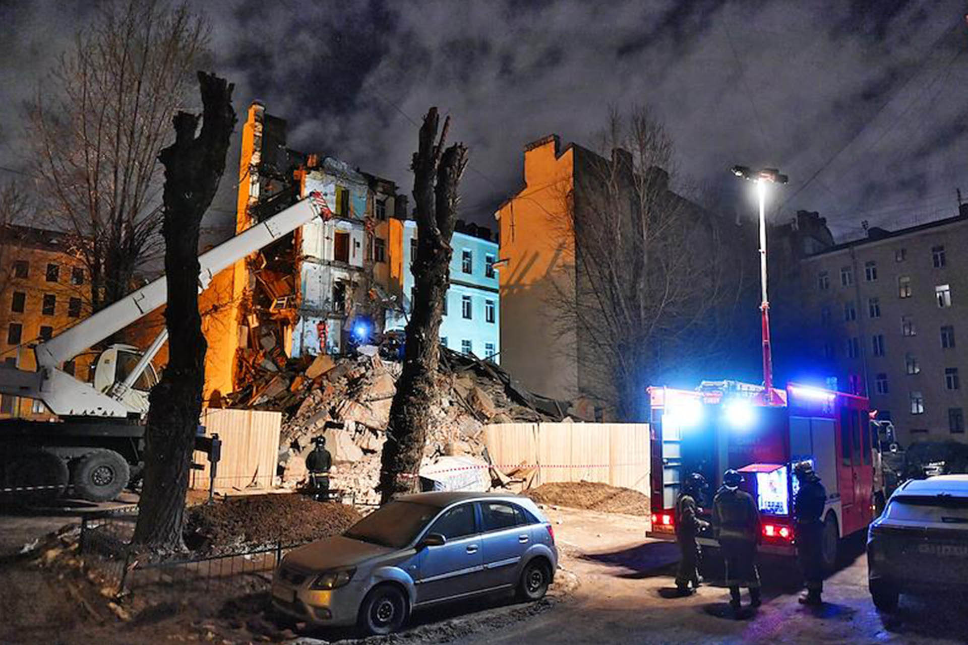 Последствия обрушения дома на Гороховой улице